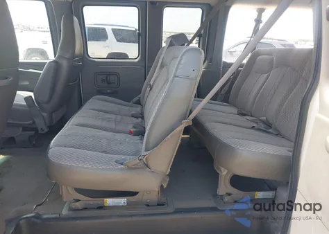 2004 Chevrolet Express G2500 from USA, damaged, VIN 1GAGG25U941243834